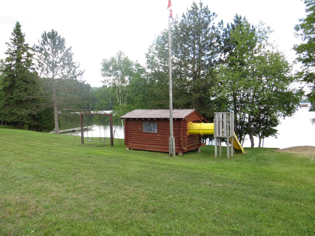 Bondi Village Cottage Resort Lake of Bays Exterior photo