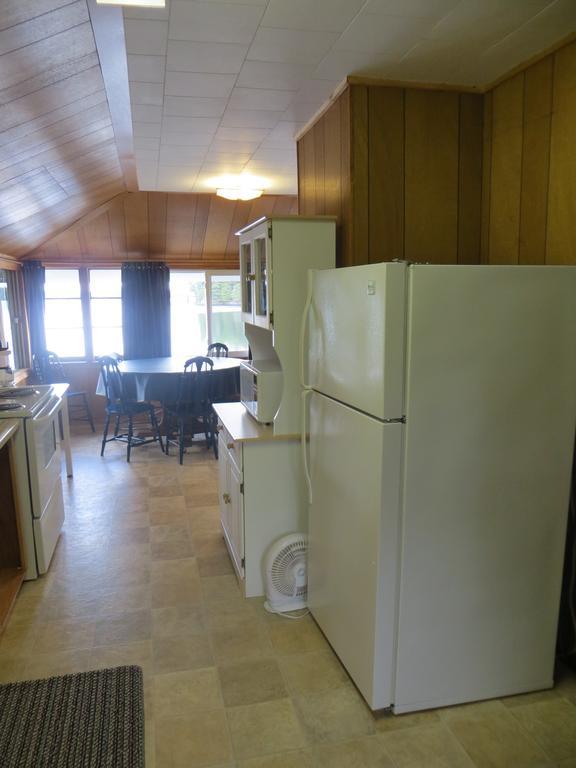 Bondi Village Cottage Resort Lake of Bays Exterior photo