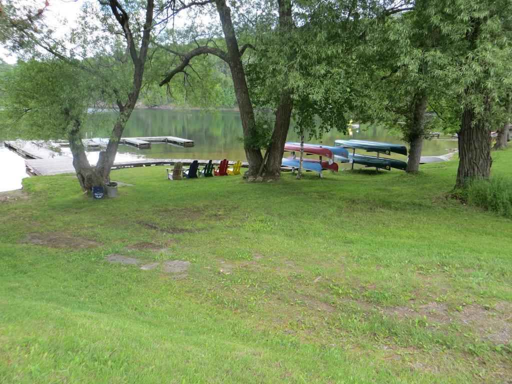 Bondi Village Cottage Resort Lake of Bays Exterior photo