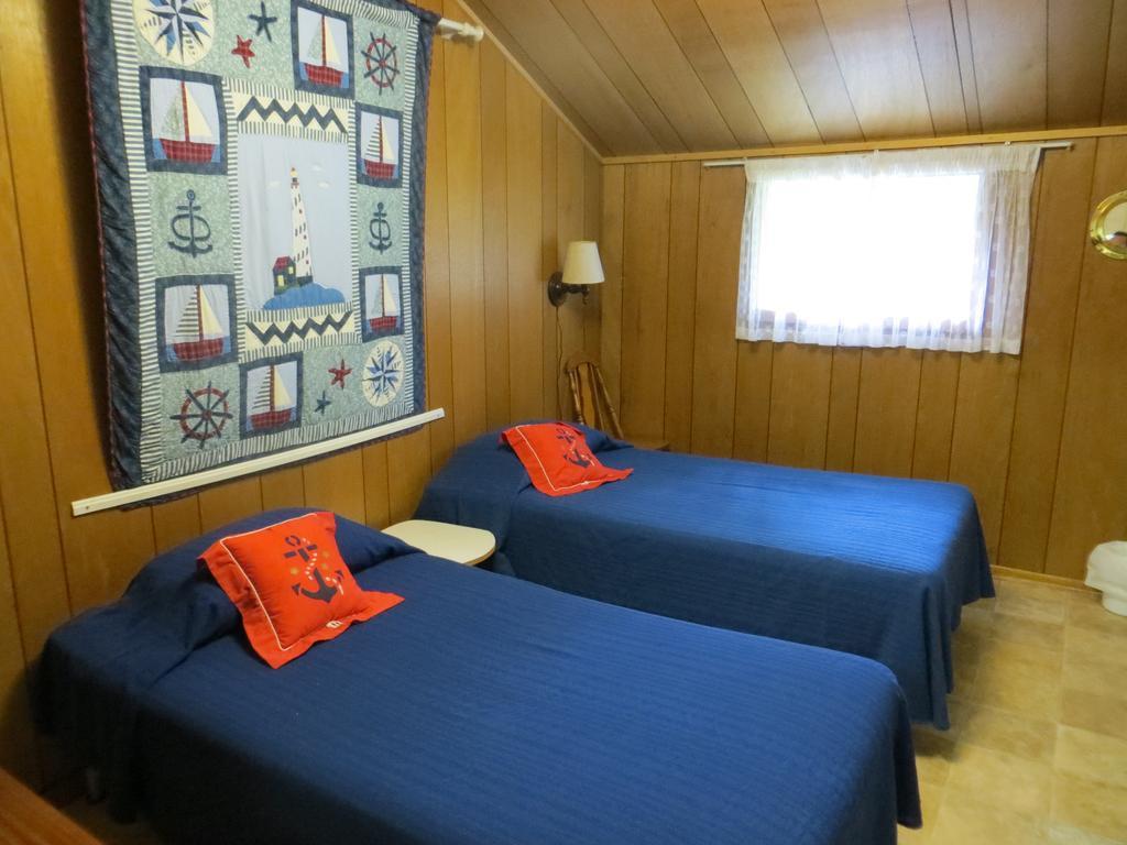 Bondi Village Cottage Resort Lake of Bays Exterior photo